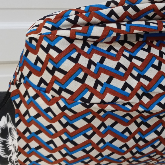 💙T Tahari💙 - Geometric Top - Picture 12 of 16